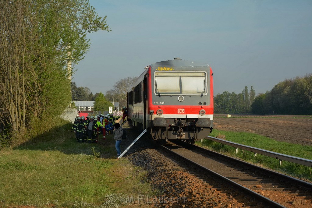 Schwerer VU LKW Zug Bergheim Kenten Koelnerstr P015.JPG